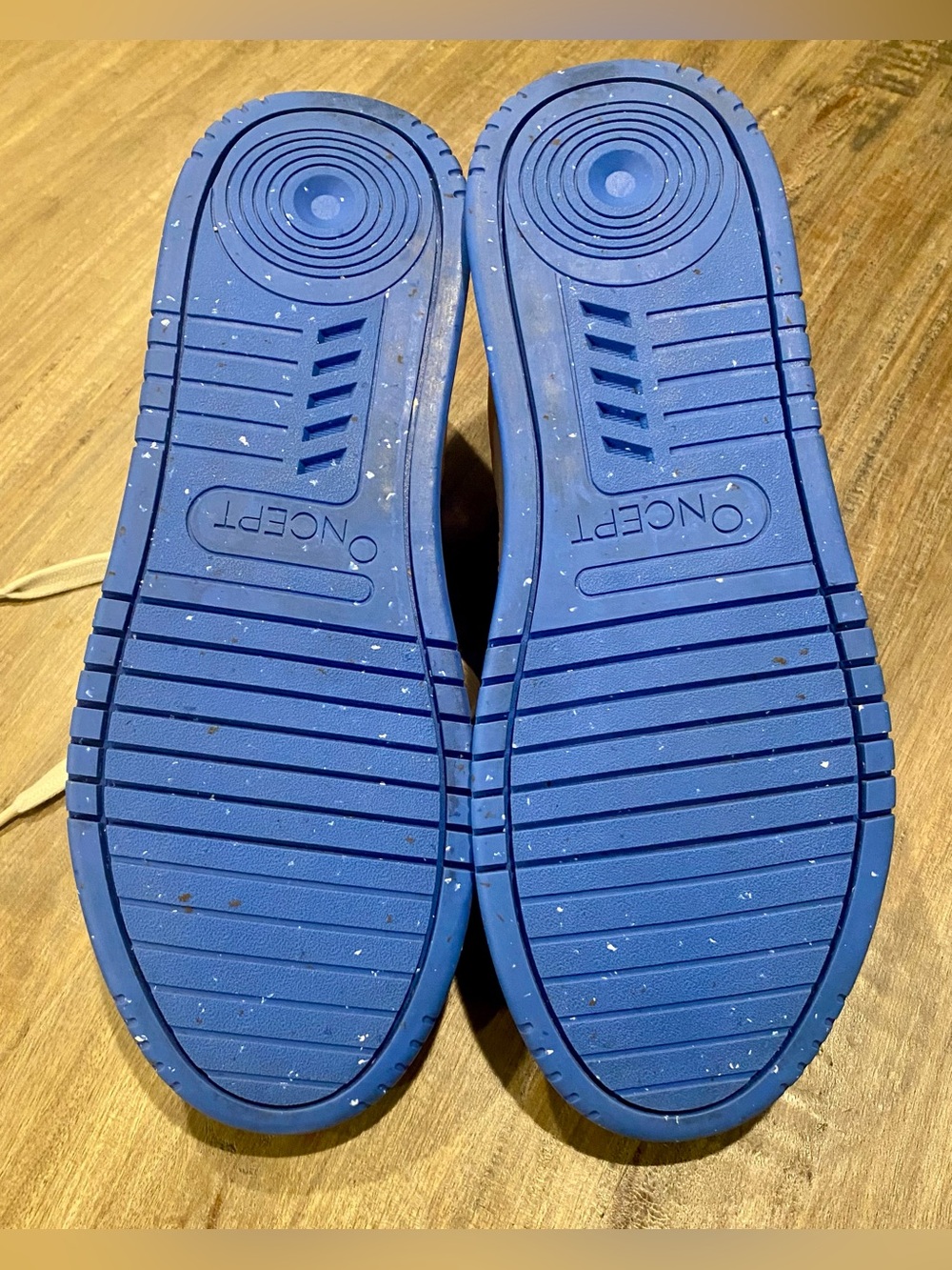 Oncept Phoenix Sneakers Silver Flash Blue Yellow SZ 8.5 $325 - Picture 8 of 8